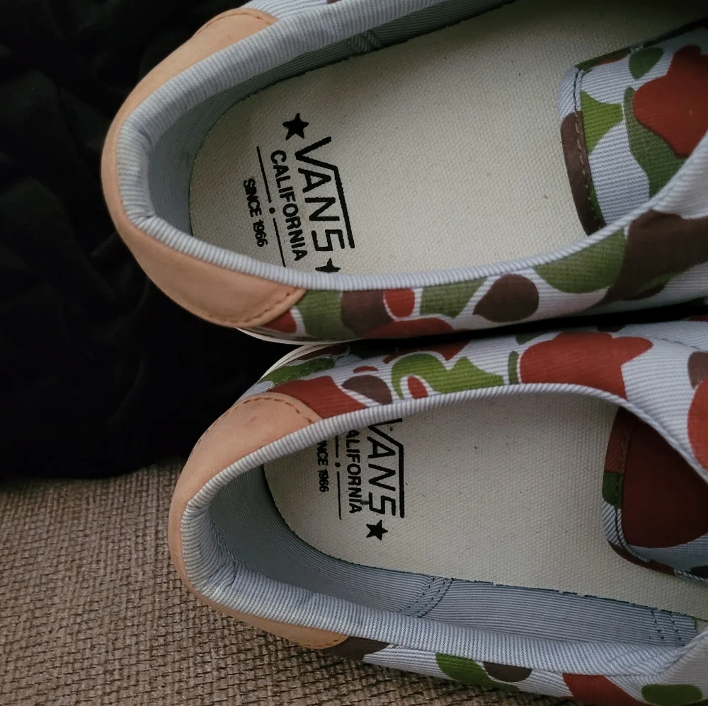 VANS MEN'S ABSTRACT PRINT LACE UP SNEAKERS